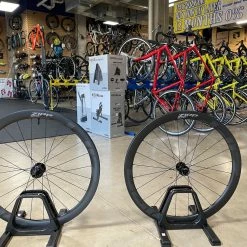 Zipp 303 S Carbon Tubeless Disc Brake Wheelset SRAM XDR 2022