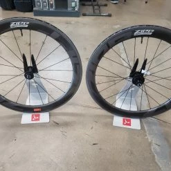 Zipp 404 Firecrest Tubeless Rim Brake Wheel Set.